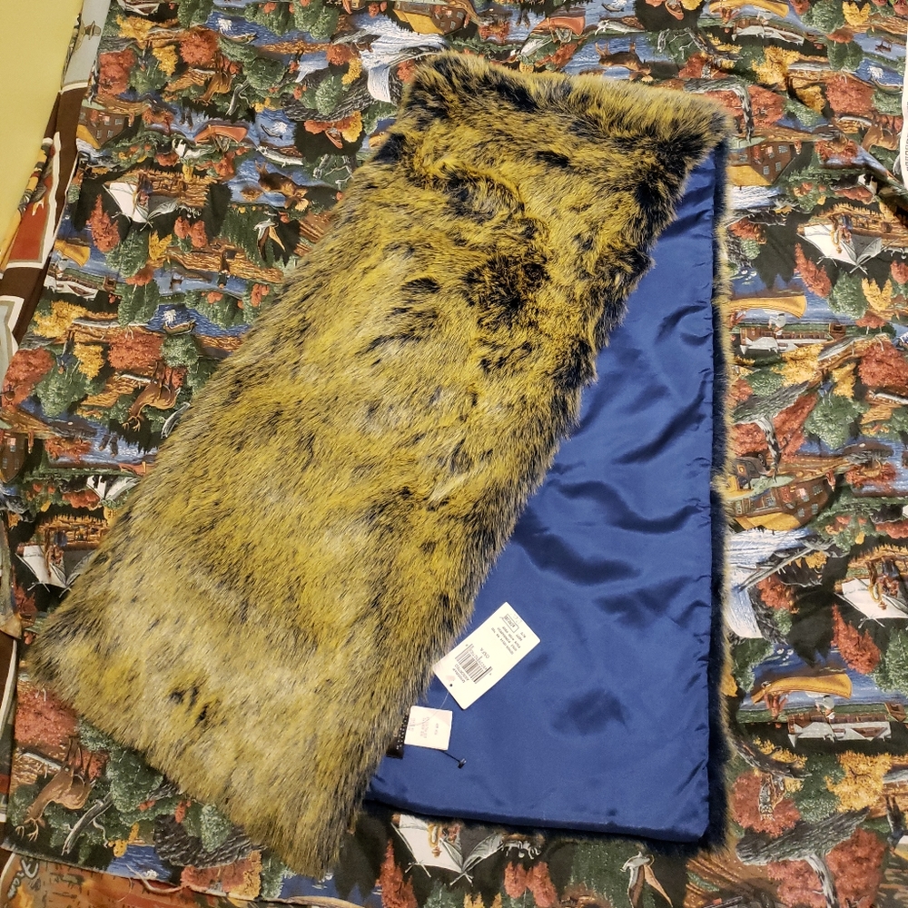 NWT BCBG Maxaria Faux Mink Fur Wrap MSRP $172